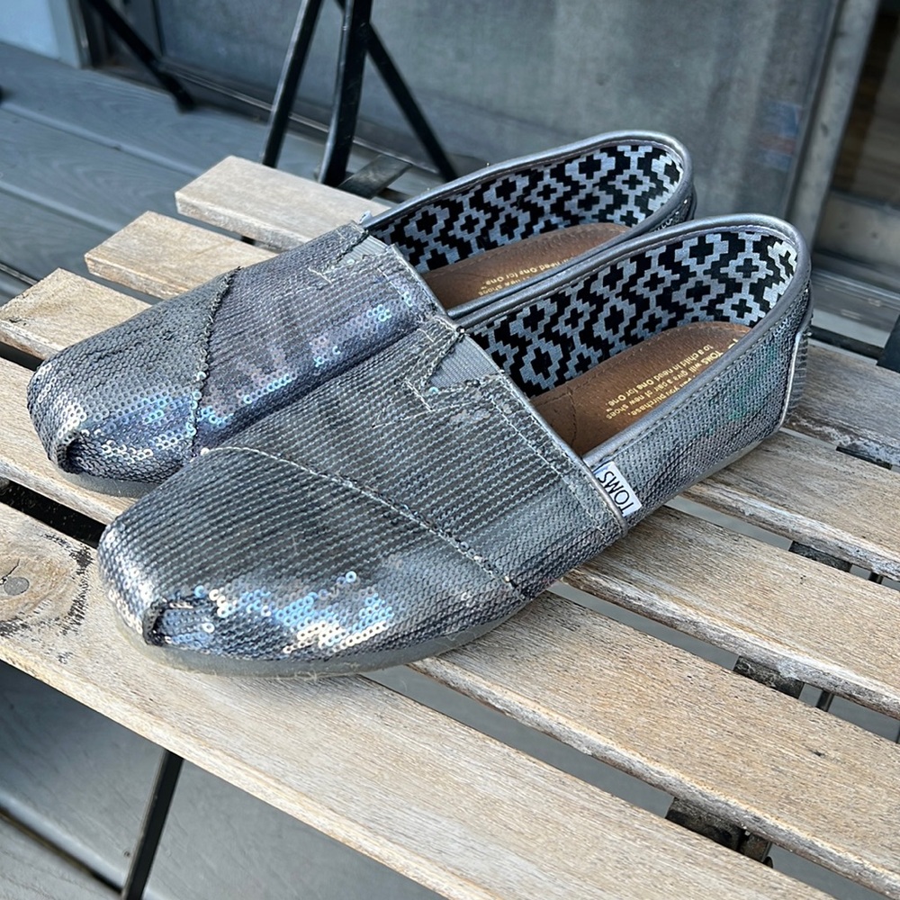 TOMS Silver Sequin Shoes Size 9
